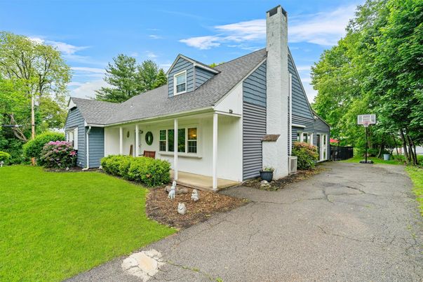 Exterior, Facade, Cape Cod