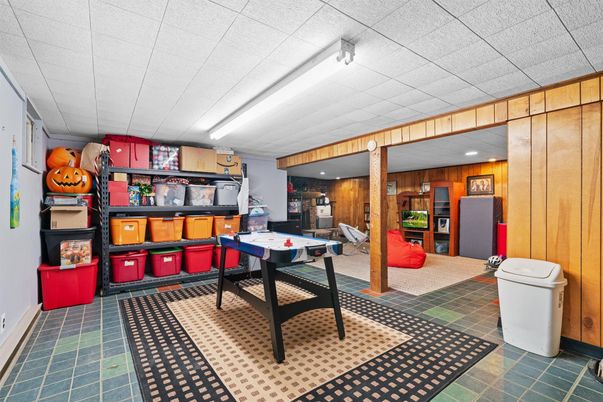 Interior, Kitchen, Recessed Lighting, Wooden Walls