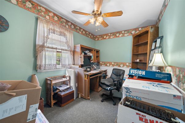 Home Office, Interior