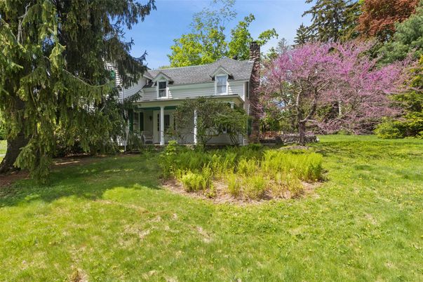Backyard, Exterior, Facade, Queen Anne Victorian