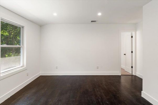 Empty room, Interior, Recessed Lighting, Wood Texture Flooring