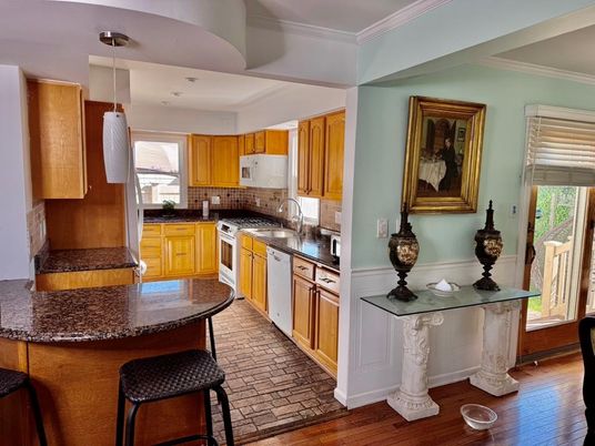 Interior, Kitchen, Pendant Lights, Wood Texture Flooring