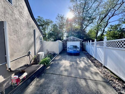 Detached Garage, Exterior