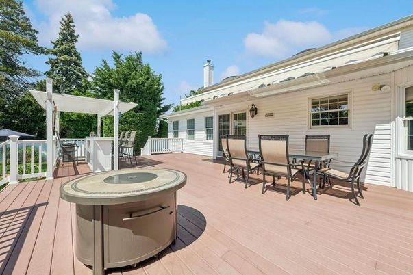 Exterior, Hot Tub