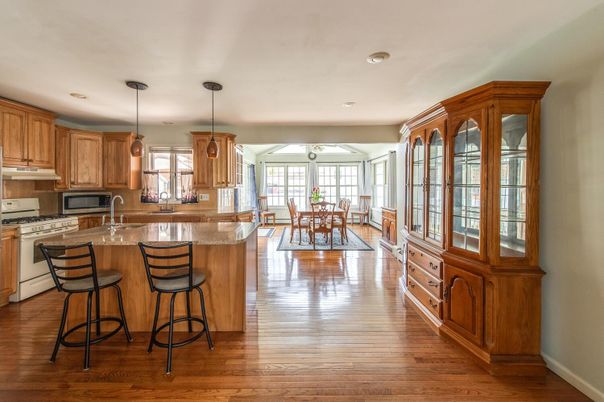 Dining room, Interior, Kitchen, Pendant Lights, Recessed Lighting, Wood Texture Flooring