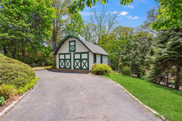 Detached Garage, Exterior