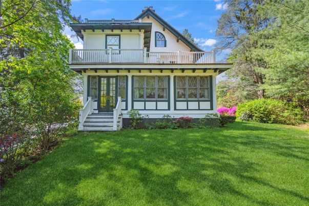 Backyard, Exterior, Facade, Farmhouse