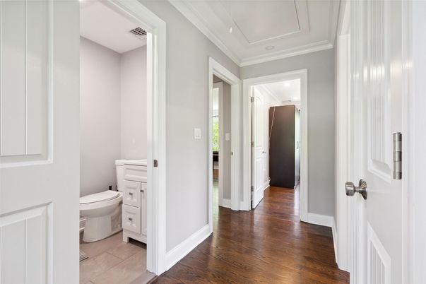 Bathroom, Interior, Recessed Lighting, Wood Texture Flooring