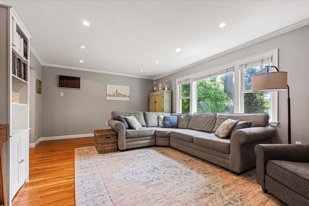 Interior, Living room, Recessed Lighting, Wood Texture Flooring