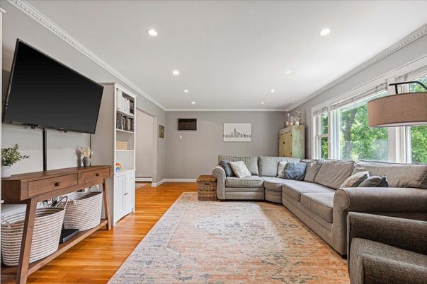 Interior, Living room, Recessed Lighting, Wood Texture Flooring