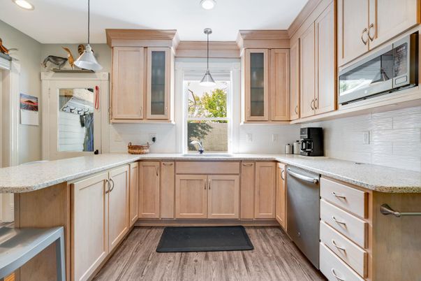 Interior, Kitchen, Pendant Lights, Recessed Lighting, Wood Texture Flooring