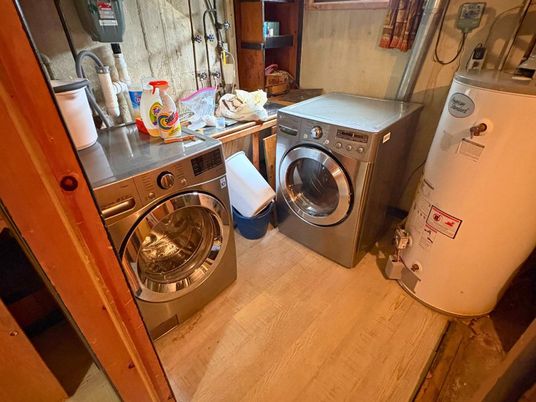 Interior, Washer, Wood Texture Flooring