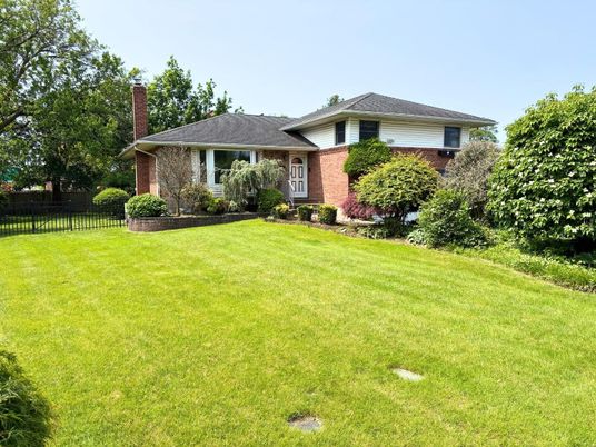 Backyard, Exterior, Facade, Brick Facade, Split Level