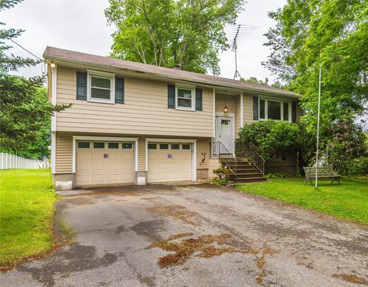 Attached, Exterior, Facade, Raised Ranch