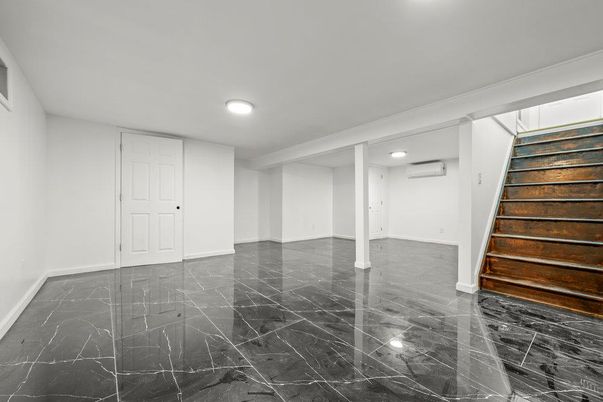 Empty room, Interior, Marble, Recessed Lighting