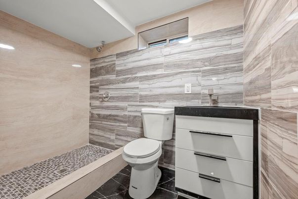 Bathroom, Interior, Marble Walls, Recessed Lighting