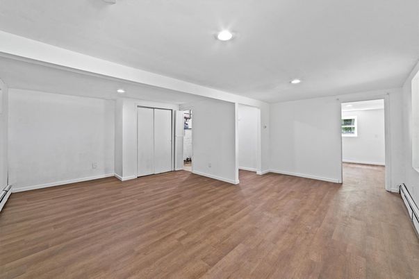 Empty room, Interior, Recessed Lighting, Wood Texture Flooring