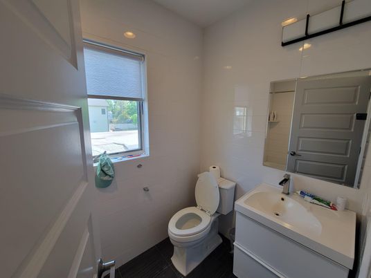 Bathroom, Interior, Recessed Lighting