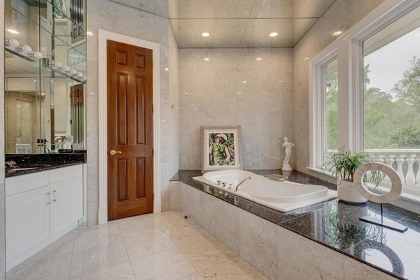 Bathroom, Interior, Recessed Lighting