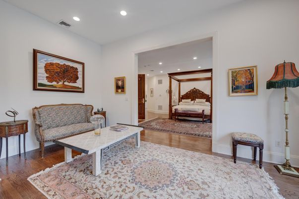 Bedroom, Interior, Living room, Recessed Lighting, Wood Texture Flooring