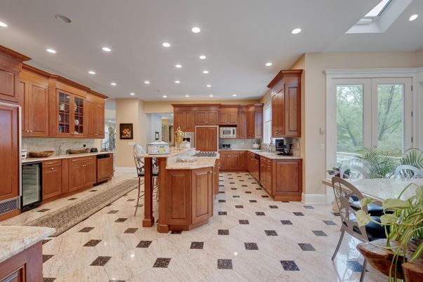 Dining room, Interior, Kitchen, Recessed Lighting, Stainless Steel Appliances