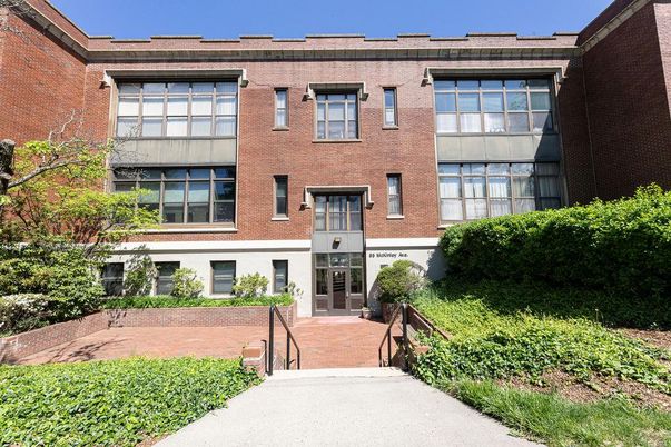 Exterior, Facade, Brick Facade, Rowhouse