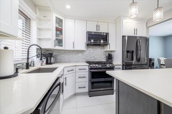 Interior, Kitchen, Pendant Lights, Recessed Lighting, Stainless Steel Appliances