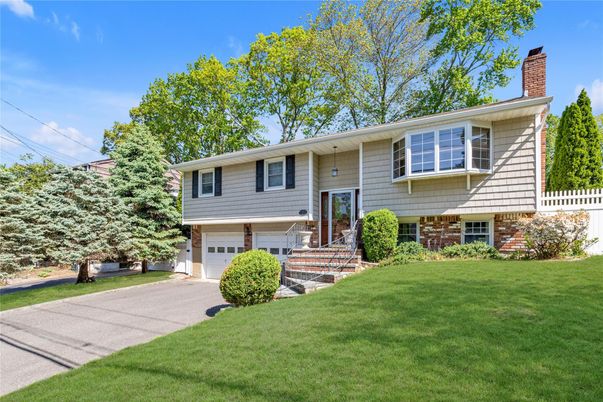 Attached, Exterior, Facade, Raised Ranch