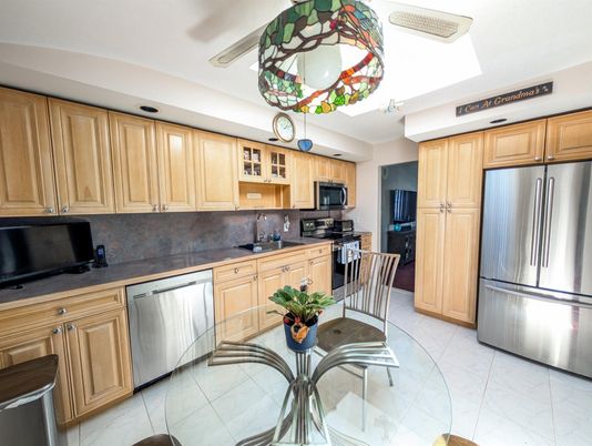 Dining room, Interior, Kitchen, Stainless Steel Appliances