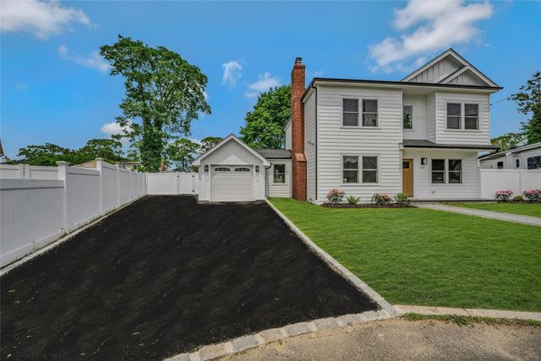 Detached Garage, Exterior