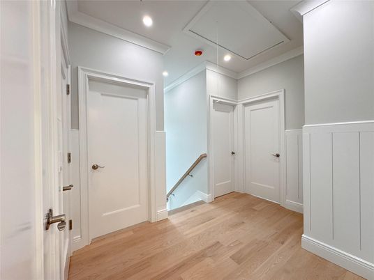 Interior, Recessed Lighting, Wood Texture Flooring