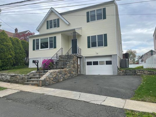Attached, Exterior, Facade, Raised Ranch