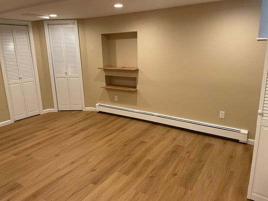 Empty room, Interior, Recessed Lighting, Wood Texture Flooring