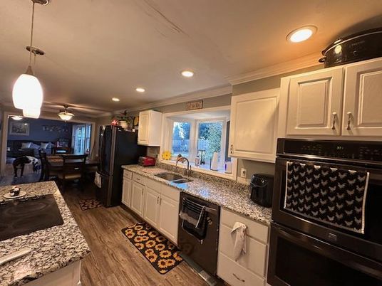 Dining room, Interior, Kitchen, Pendant Lights, Recessed Lighting, Wood Texture Flooring