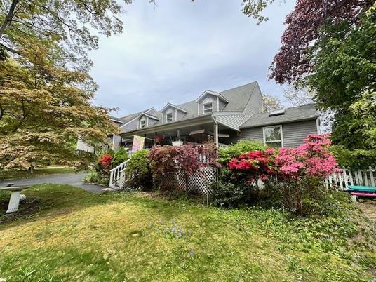 Backyard, Exterior, Facade, Cape Cod
