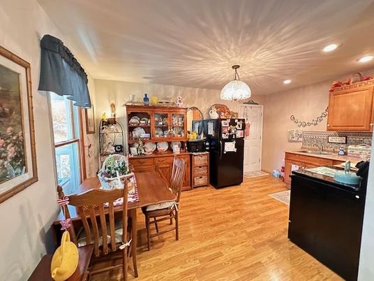 Chandelier, Dining room, Interior, Kitchen, Recessed Lighting, Wood Texture Flooring
