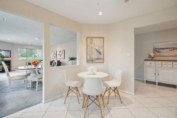 Dining room, Interior, Recessed Lighting