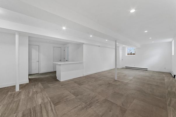 Empty room, Interior, Recessed Lighting