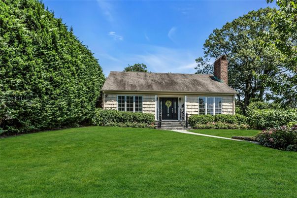 Backyard, Exterior, Facade, Cape Cod