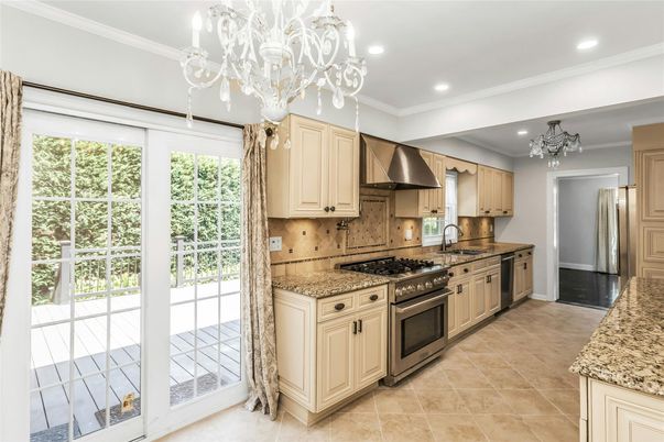 Chandelier, Interior, Kitchen, Recessed Lighting, Stainless Steel Appliances
