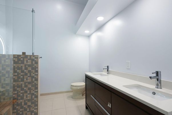 Bathroom, Dual Sink Vanities, Interior, Recessed Lighting