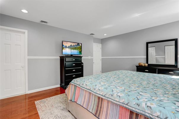 Bedroom, Interior, Recessed Lighting, Wood Texture Flooring