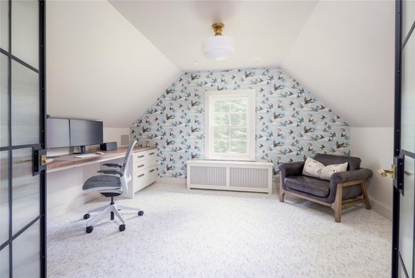 Home Office, Interior
