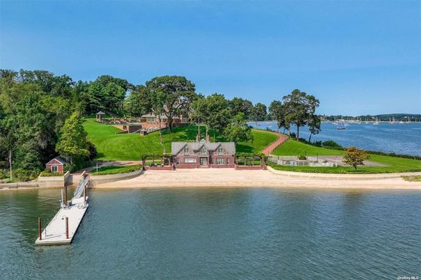 Exterior, Lake