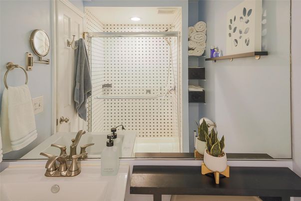 Bathroom, Interior, Recessed Lighting