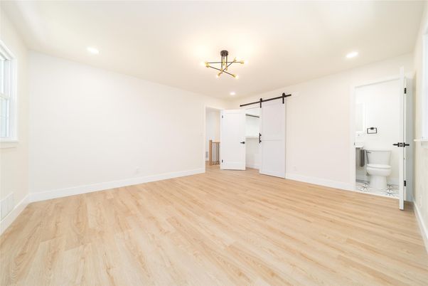 Bathroom, Interior, Recessed Lighting, Wood Texture Flooring