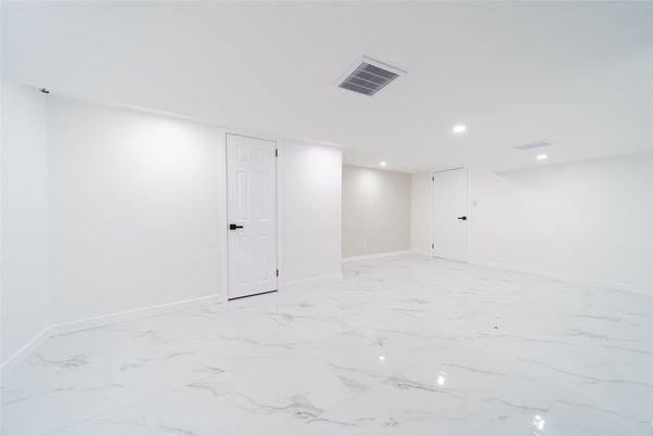 Empty room, Interior, Marble, Recessed Lighting