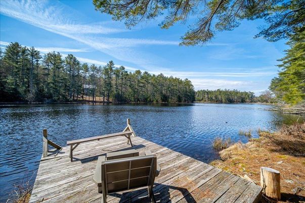 Exterior, Lake
