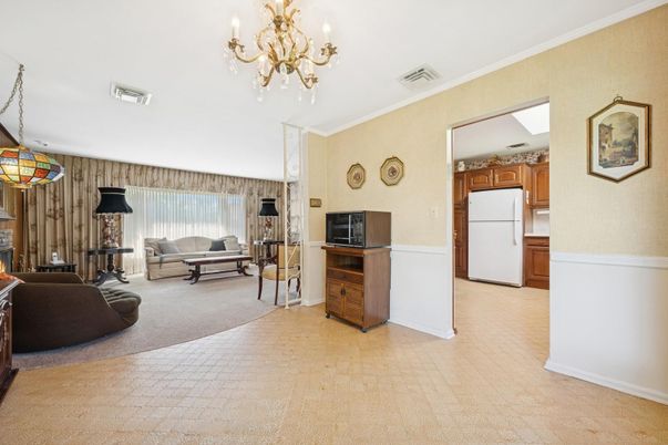 Chandelier, Interior, Kitchen, Living room