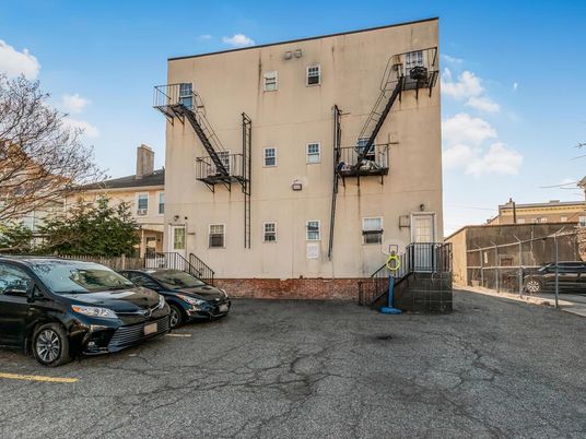 Exterior, Facade, None
